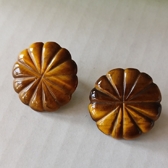 Jewelry - Earrings...Vintage Carved Brown Button Earrings